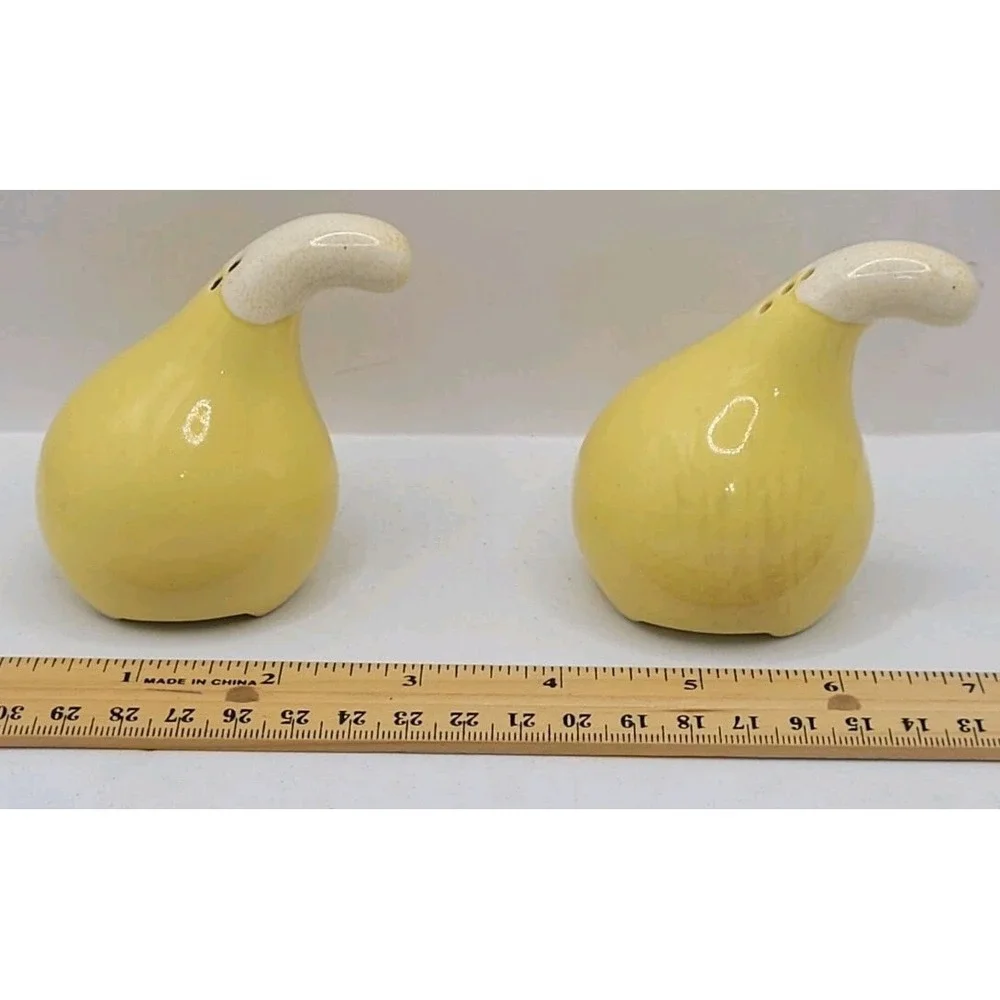 Vintage Gourd Shaped Yellow Ceramic‎ Salt And Peppr Shakers